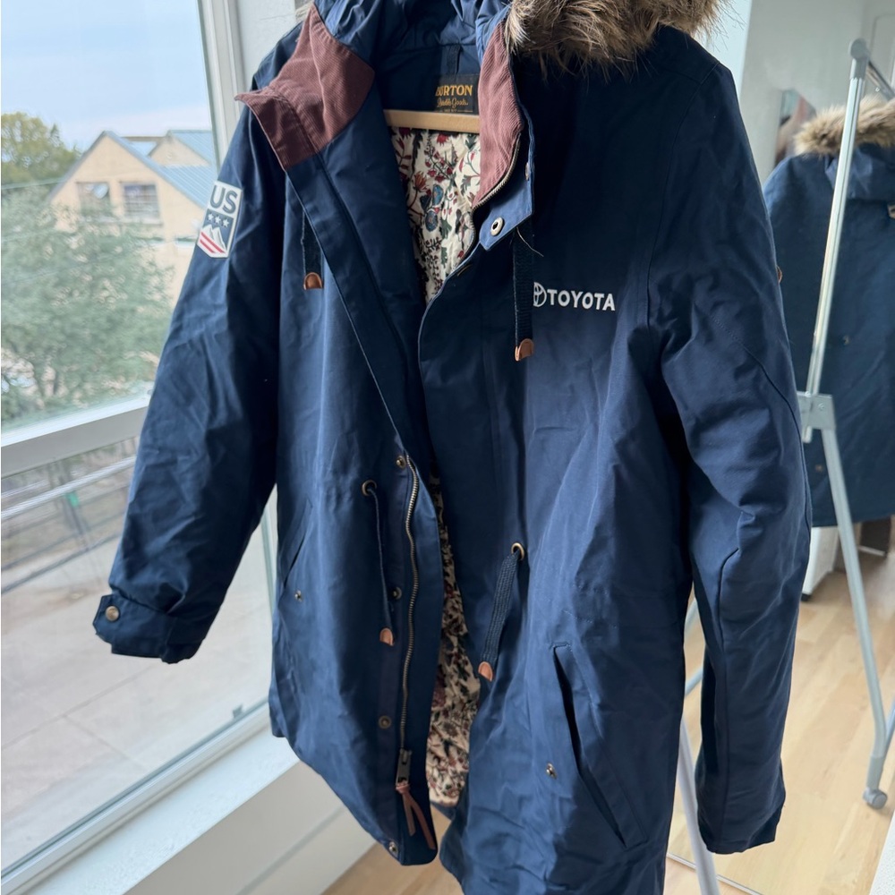 Burton Toyota x Team USA Navy Blue Parka with Brown faux fur (removable) hood.